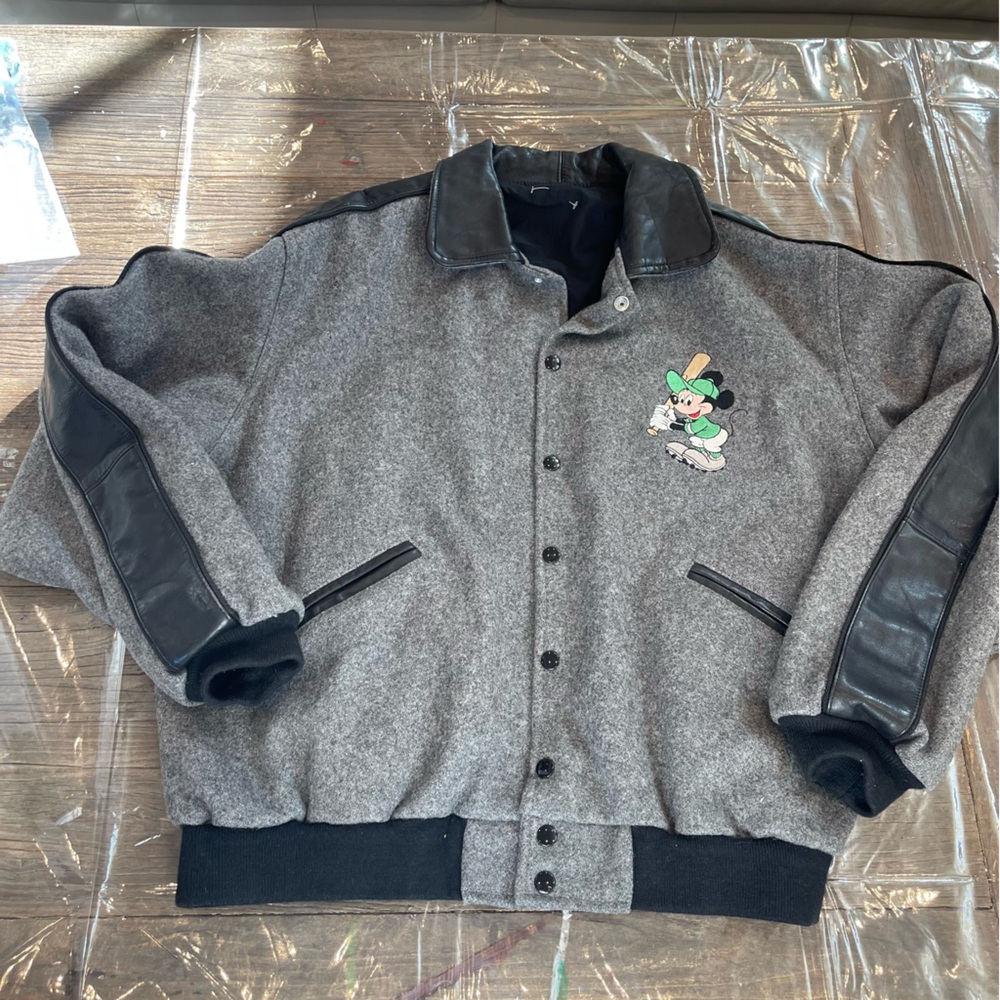 VINTAGE DISNEY bomber style jacket